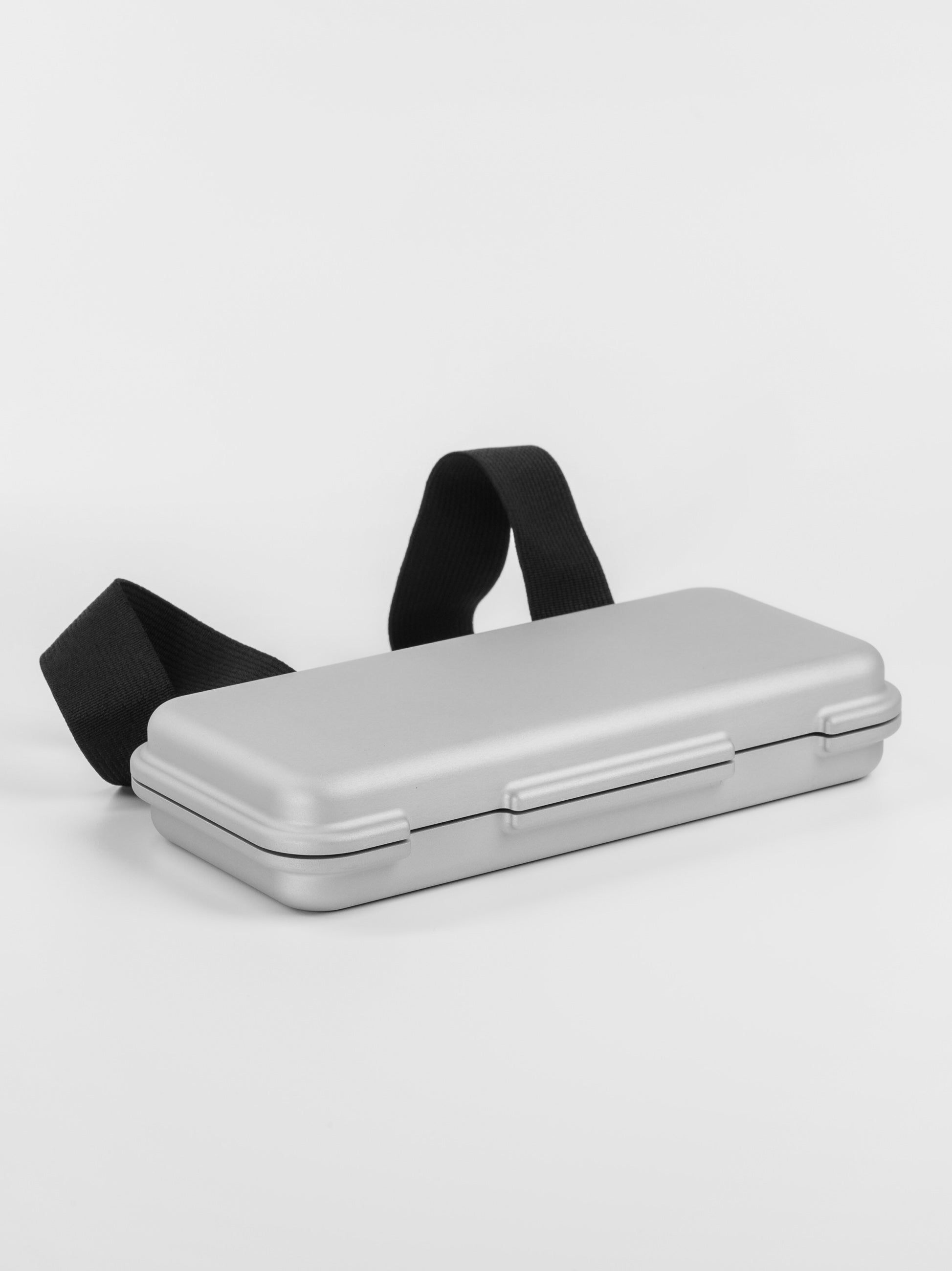 THE EYEWEAR CASE